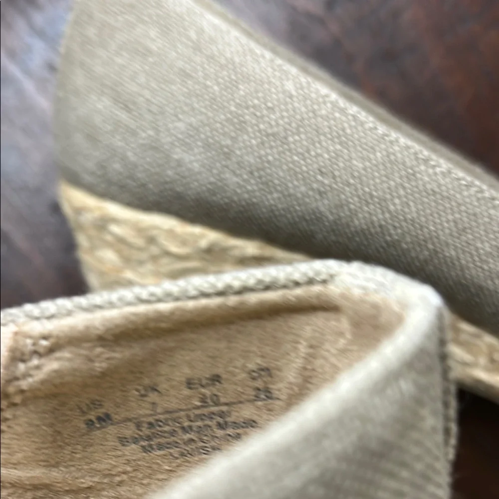Life Stride Tan Espadrille Peep-Toe Flats Sz 9